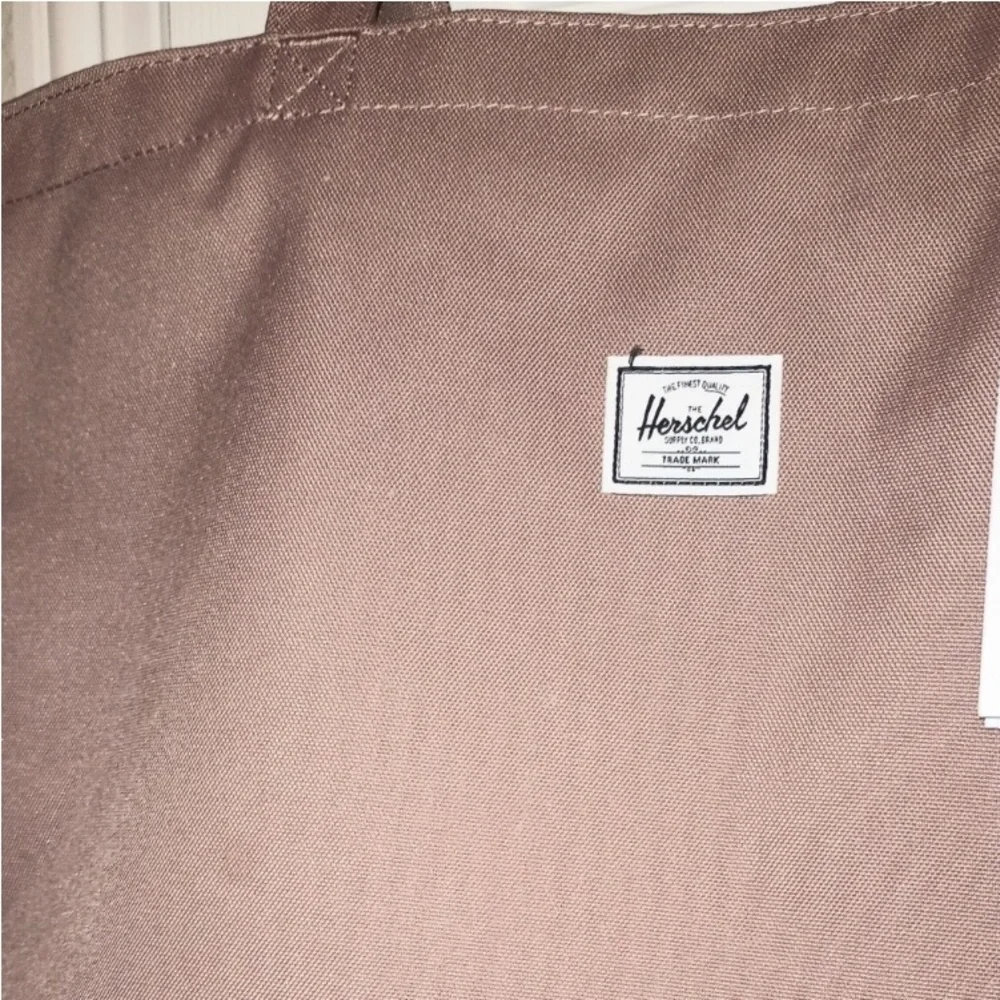 Herschel Supply Company Mica Style Tan Sand Neutral Zip Tote Bag - NWT - Picture 6 of 12